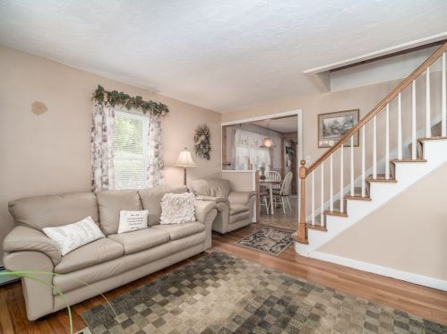 12 Candlewood St, Worcester MA 01602-2804 exterior