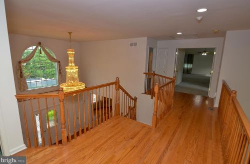 8 Landview Ln, Columbus NJ 08022-2260 exterior