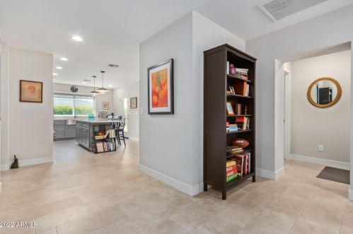 6720 11th St, Phoenix AZ  85014-1028 exterior