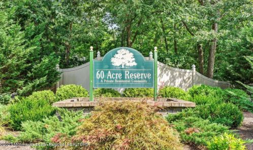 402 Daffodil Dr, Jackson Twp NJ 08527-4127 exterior