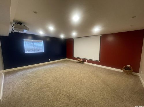 2193 Gyrfalcon Dr, Sandy UT 84092-4049 exterior