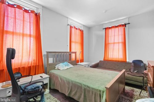 1815 20 St, Philadelphia PA 19145-2048 exterior