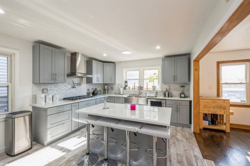 4030 Clinton Ave, Forest View, IL 60402-4336