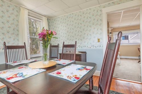 10 Burke St, Fall River MA 02720-6903 exterior