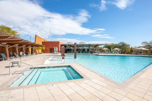 21824 39 St, Phoenix AZ 85050-4881 exterior