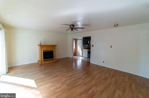 652 Washington Ave, West Deptford NJ 08096-3545 exterior