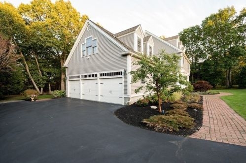 33 Franklin Rodgers Rd, Hingham MA 02043-2665 exterior