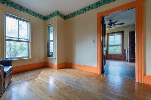 119 Main St, North Brookfield MA 01535-1438 exterior