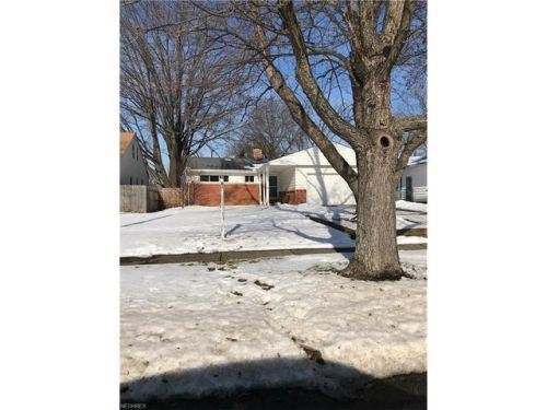 4851 Sedgewick Rd, Cleveland, OH 44124-1101