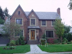 17 Ferncroft Rd, Newton, MA 02468-1213