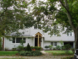 260 Woodward St, Newton, MA 02468-2007