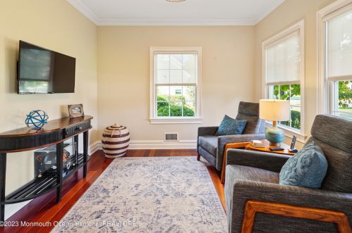 90 Lovett Ave, Little Silver NJ 07739-1403 exterior