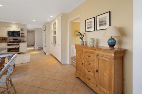 84 Leavitt St, Hingham MA 02043-2973 exterior