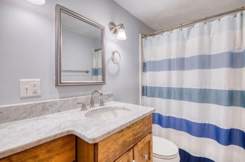 225 Bch St, Quincy MA 02170-2311 exterior