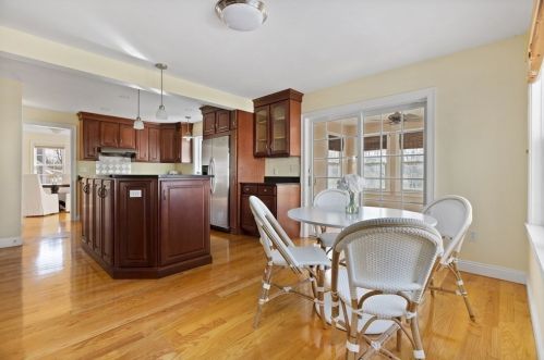 14 Wompatuck Rd, Hingham MA 02043-1100 exterior