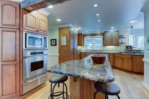 4815 Dunwoody Sta Dr, Atlanta GA 30338-4705 exterior