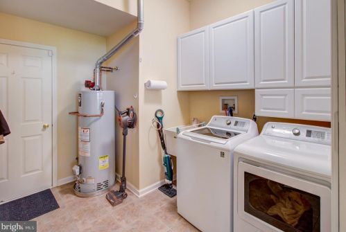 19 Ambrose Dr, Columbus NJ  08022-2305 exterior