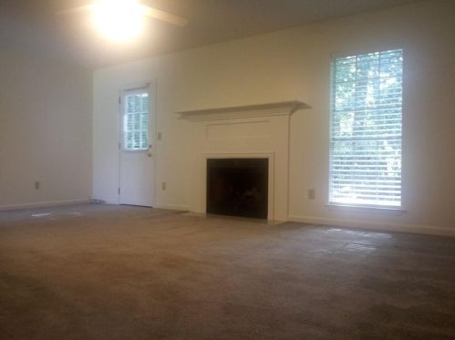 27 Manor Ct, Stockbridge GA  30281-1166 exterior