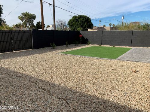 2022 22 Pl, Phoenix AZ 85042-8100 exterior