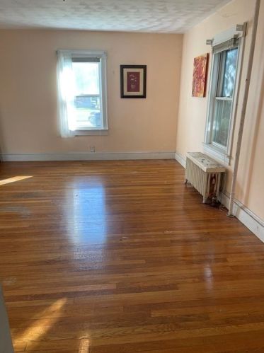 24 Hampden Ave, Burlington MA  01803-4325 exterior