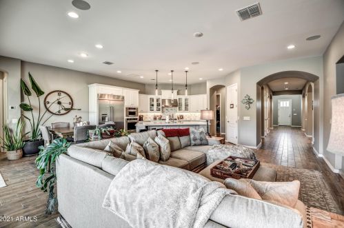 7911 30th Way, Phoenix AZ 85016-8927 exterior