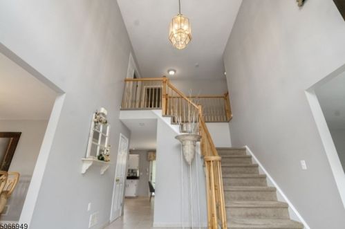 1 Dalia Ct, East Hanover, NJ 07936-3925