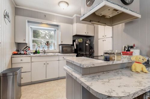 6 Amanola Ave, Worcester MA 01604 exterior