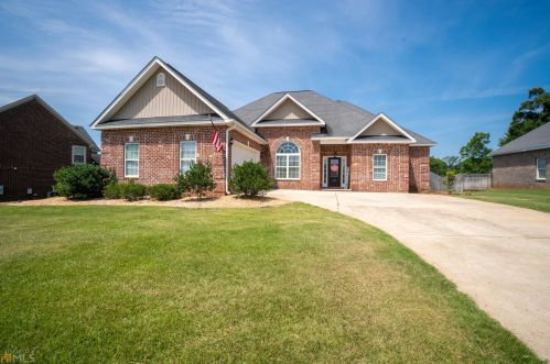 207 Morgan Ranch Cir, Bonaire, GA 31005-3638