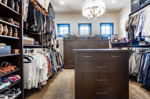 2424 Iron Mtn Dr, Park City UT 84060-6559 exterior