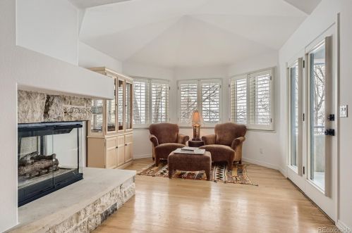 27 Glenmoor Dr, Englewood CO 80113-7115 exterior