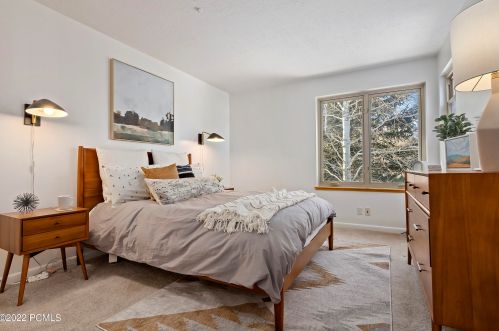 3036 Fawn Dr, Park City UT 84098-5368 exterior