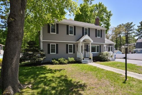 15 Prospect Ave, Lynnfield, MA 01940-1909