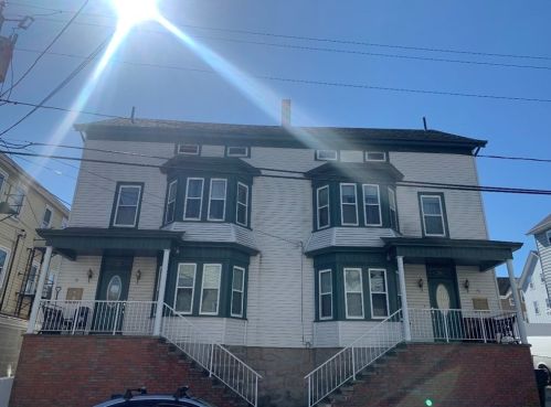 75 Snell St, Fall River, MA 02721-2725