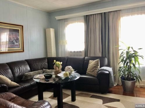 48 Dukes St, Kearny NJ 07032-3928 exterior