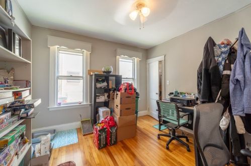 24 Fairbanks St, Worcester MA 01610-2104 exterior