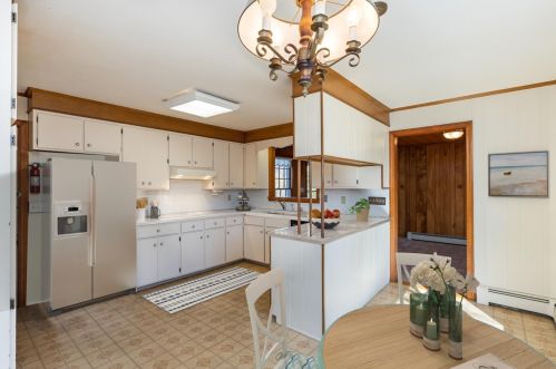 27 Huettner Rd, Falmouth MA 02543-1508 exterior