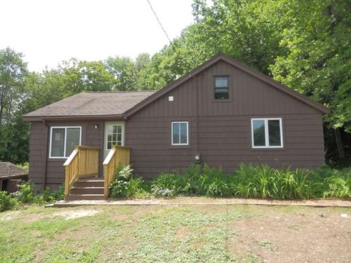 10 King, Royalston MA  exterior