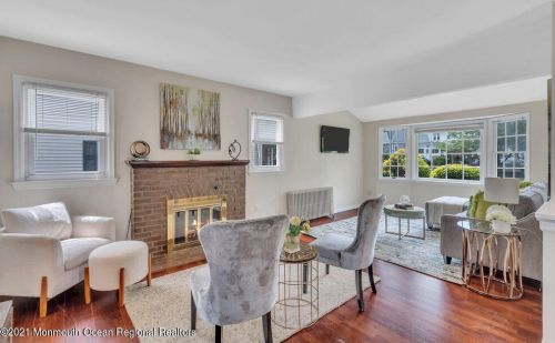 39 Brown Pl, Tinton Falls NJ  07701-2206 exterior