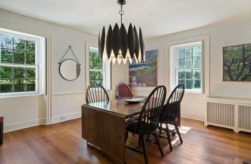 136 Village Ave, Dedham MA  02026-4224 exterior