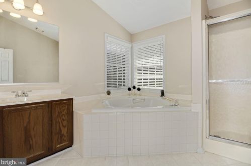 8556 Window Latch Way, Columbia MD 21045-5637 exterior