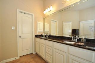 5559 Twin Rivers Ln, Sugar Land TX  77479-7129 exterior