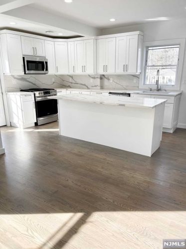 40 Grant Ave, Cresskill NJ  07626-1419 exterior