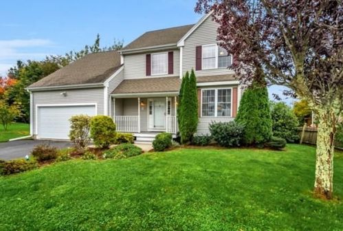 24 Quaker Rd, Worcester, MA 01602-2298