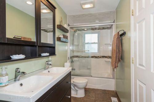 645 Banbury Way, Lemont IL 60440-1057 exterior