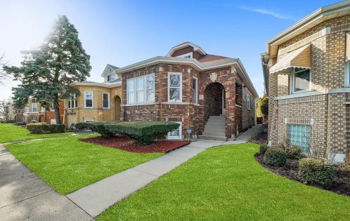 3826 Kenilworth Ave, Forest View, IL 60402-3910