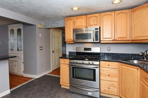 150 Donnellan Cir, Weymouth MA  02191-1763 exterior