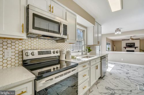 6147 Campfire, Columbia MD 21045-4050 exterior