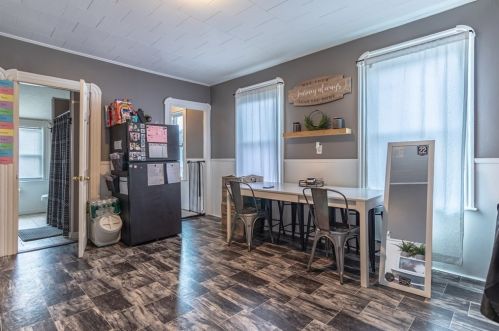 285 Earle St, New Bedford MA 02746-1814 exterior