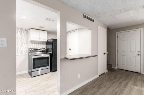 4610 71st Ln, Phoenix AZ  85033-1411 exterior