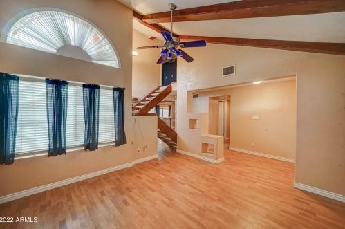 6823 42nd St, Phoenix, AZ 85042-5205